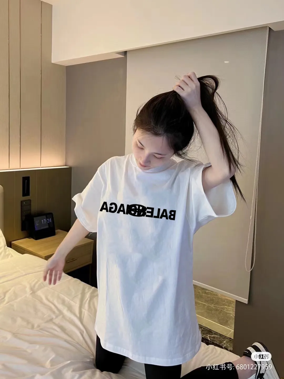 P80✨🔥 BALENCIAGA Paris lettering printed short-sleeved T-shirt. Custom-woven and dyed 300 grams of combed cotton heavyweight fabric. Zero color difference in threads. Perfect details. Different from the current currency version. Welcome to compare. Same Style for men and women. Must-sell in the picture above. Color: White Black Size: 1 2 3 4